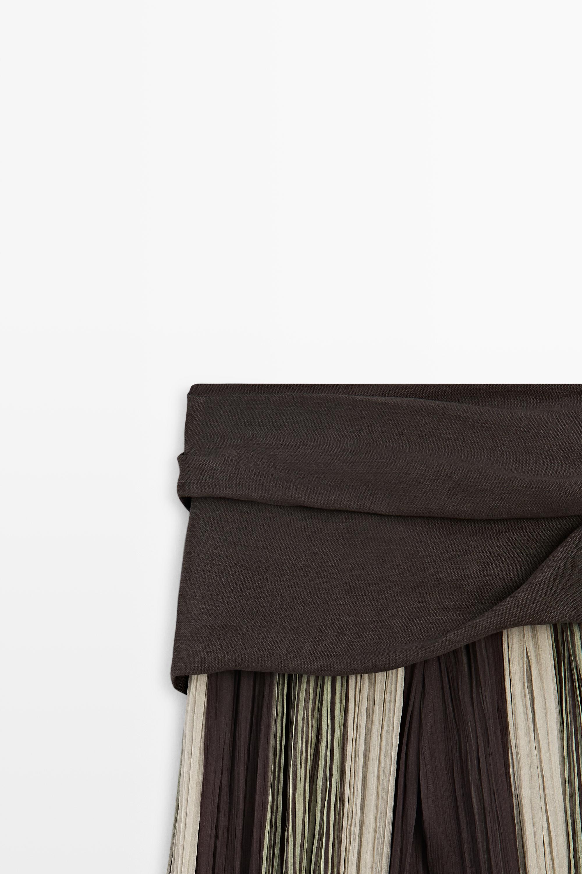 Pantalon fluide à rayures et ceinture