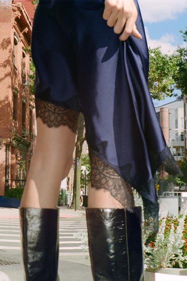 ROBE SATINÉE ASYMÉTRIQUE DENTELLE - Bleu marine de Zara - Image 3