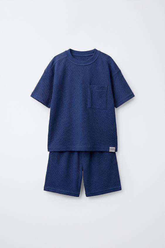 ENSEMBLE T-SHIRT ET SHORT GAUFRÉ ÉTIQUETTE - Bleu roi de Zara - Image 0