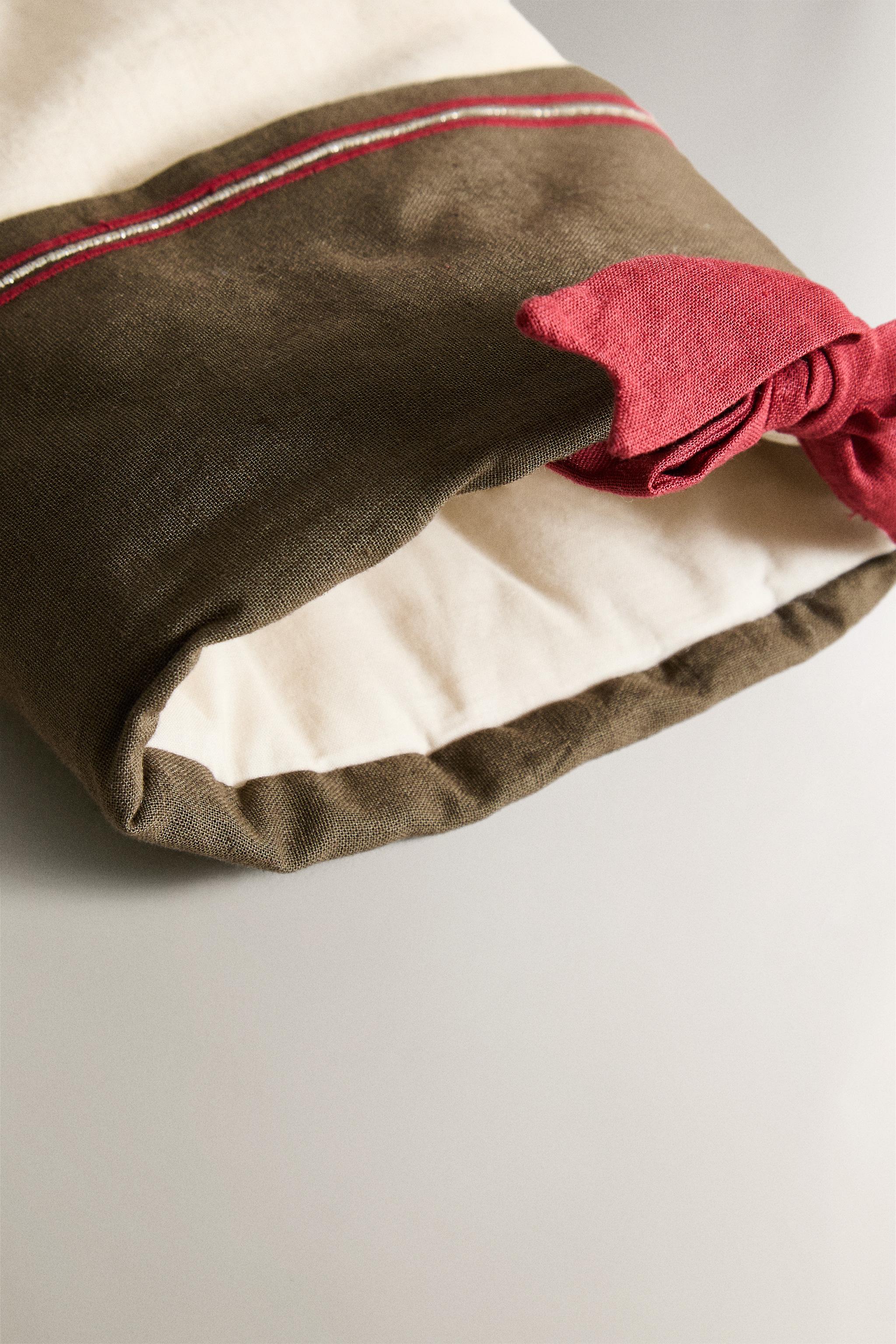 DÉCORATION CHAUSSETTE BRODÉE NOËL