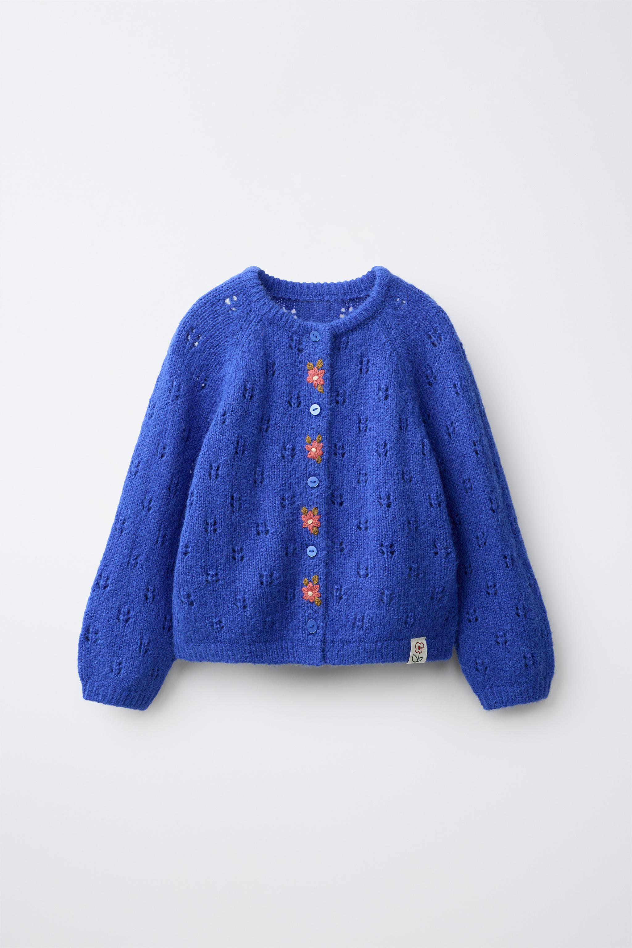 GILET EN MAILLE À FLEURS BRODÉES