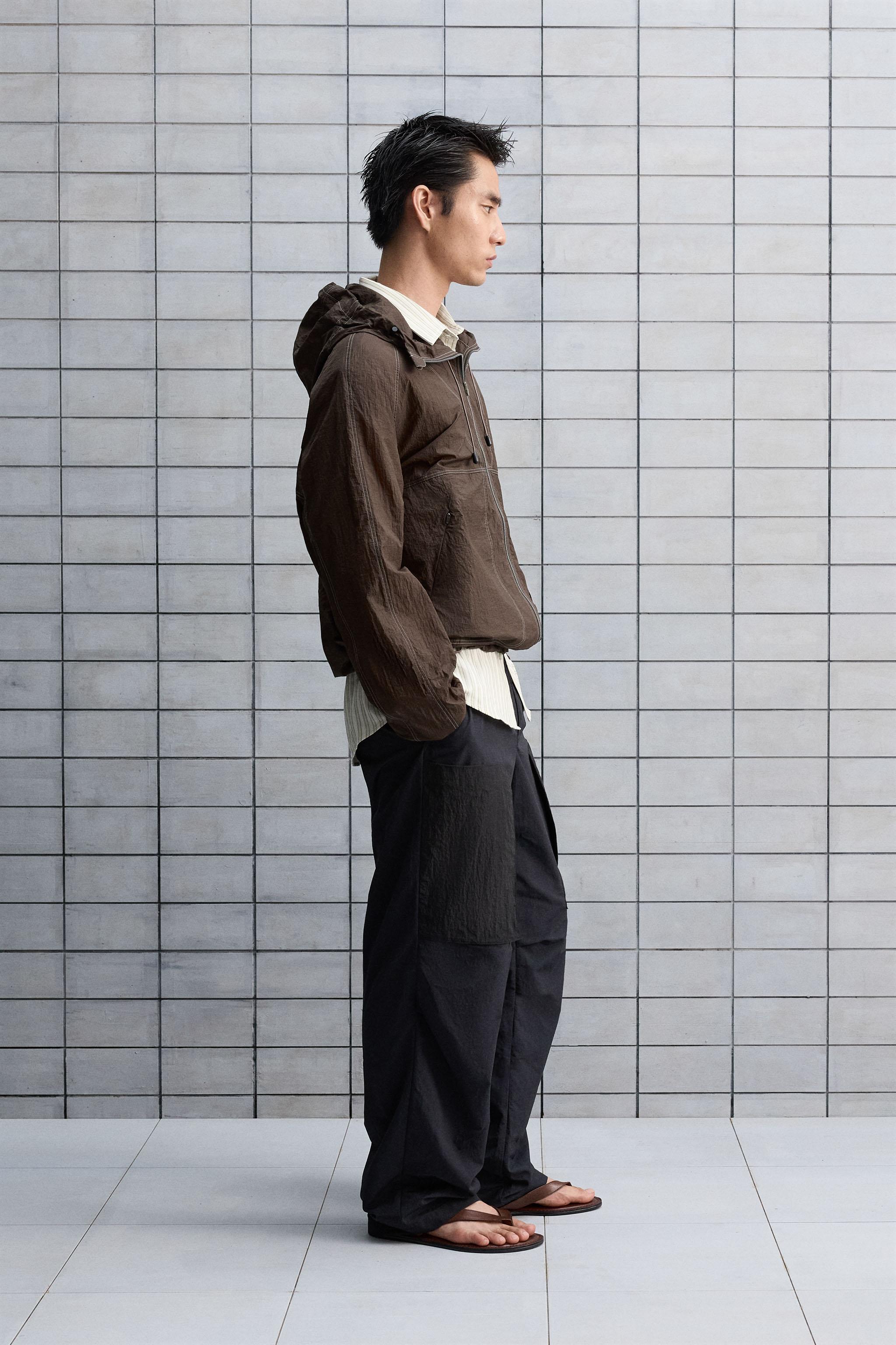 スペイン発送 ZARA 限定版ハートパーカー ブラック カジュアル スペイン発送 ZARA 限定版ハートパーカー ブラック カジュアル