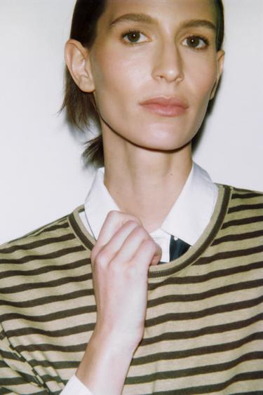 ФУТБОЛКА В ПОЛОСКУ ИЗ ХЛОПКА И ЛЬНА — Зелёная полоса  от Zara