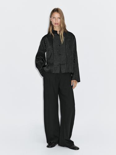Camisa rayas cuello mao detalle pechera - Negro de Zara