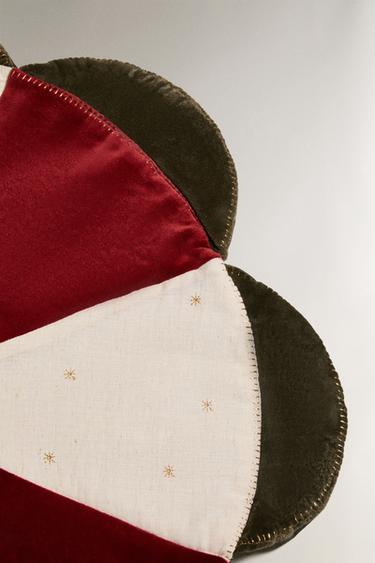 VELVET CHRISTMAS TREE BASE DECORATION - Multicoloured by Zara