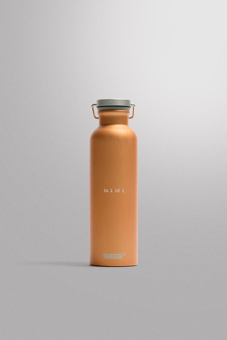 SIGG ALUMINUM WATER BOTTLE 750ML — Orange