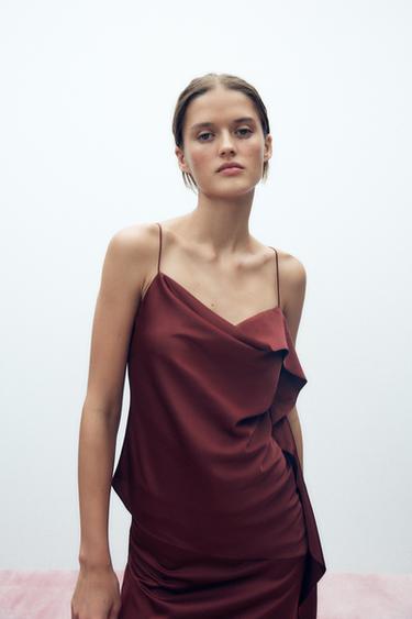 TOP SATINÉ ASYMÉTRIQUE À VOLANT - Grenat de Zara - Image 1