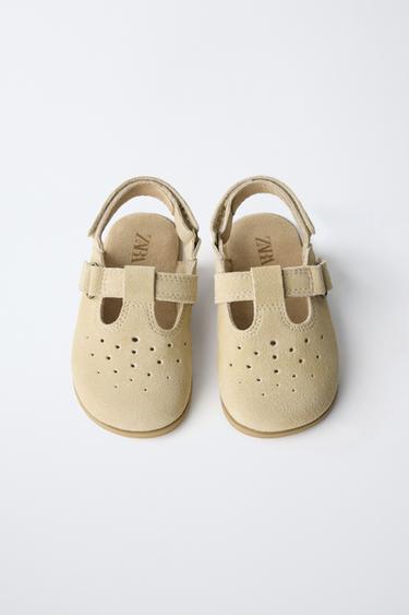 SABOTS BAREFOOT EN CUIR - Marron sable de Zara - Image 7