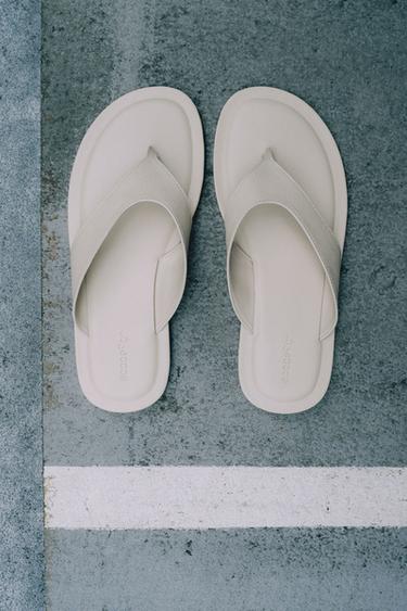 صندل جلدي بأشرطة - أبيض صدفي الخاص بـ Zara