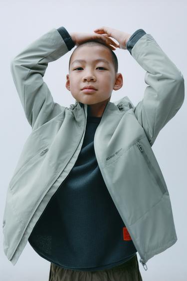 LEICHTE JACKE MIT KAPUZE, WASSERABWEISEND - Steingrau von Zara