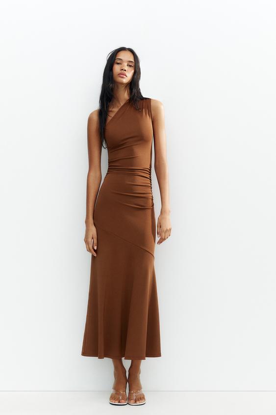 ROBE LONGUE ASYMÉTRIQUE