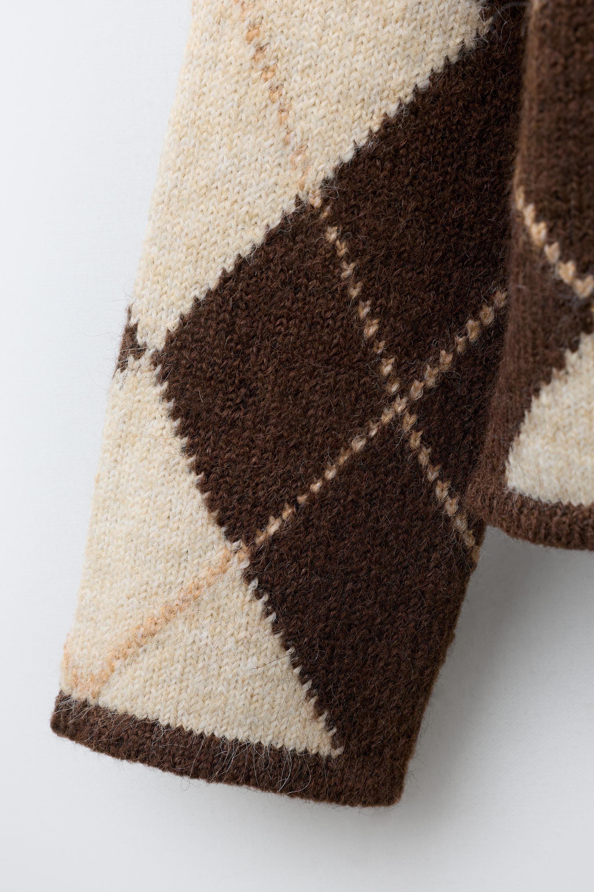 ARGYLE KNIT CARDIGAN