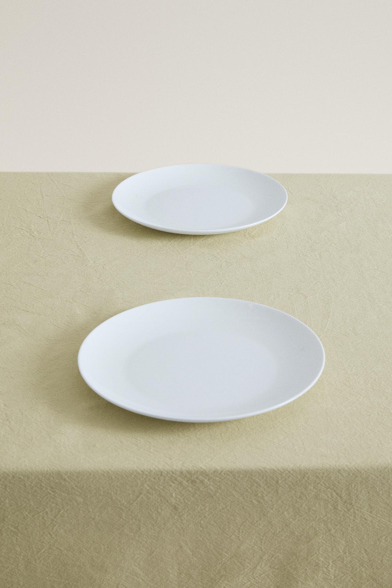 DYED THREAD TABLECLOTH WITH PICOT DETAIL — Greenish
