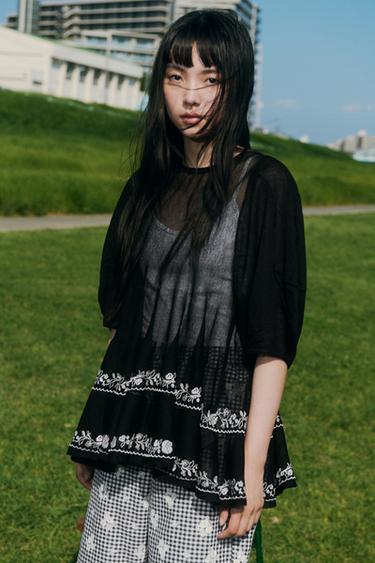 EMBROIDERED FINE KNIT LONG BLOUSE - Black by Zara