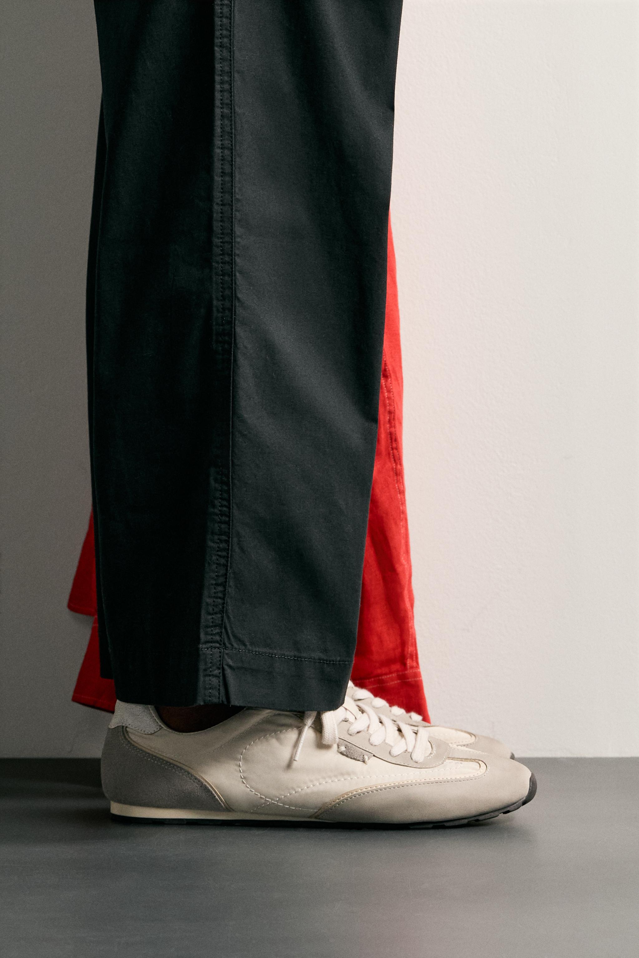 RETRO STYLE SNEAKERS