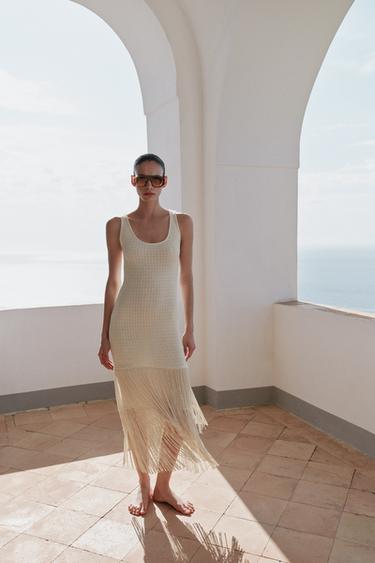 VESTIDO FLECOS TEXTURA - Crudo de Zara