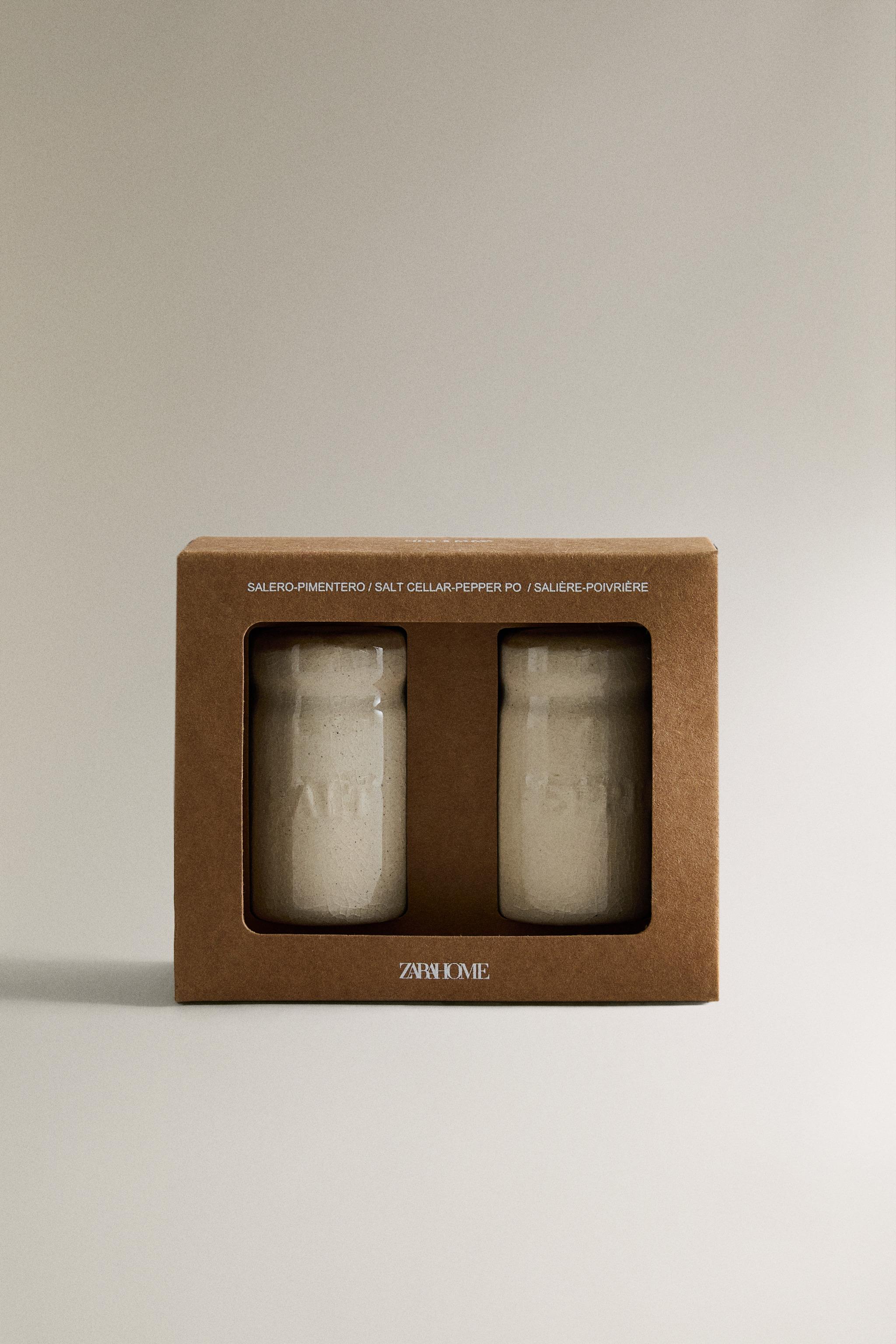 STONEWARE SALT AND PEPPER SHAKER SET