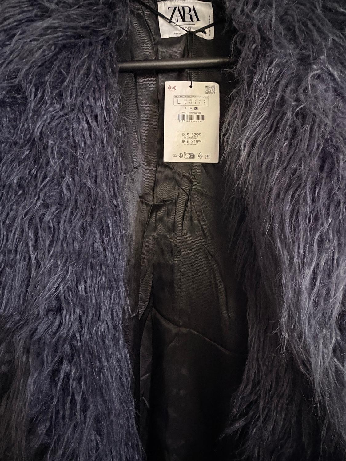 FAUX FUR COAT - LIMITED EDITION - Image 5