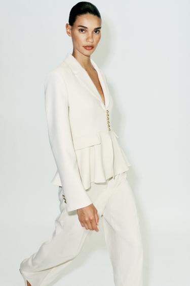 BLAZER PEPLUM HOMBRERAS - Crudo de Zara
