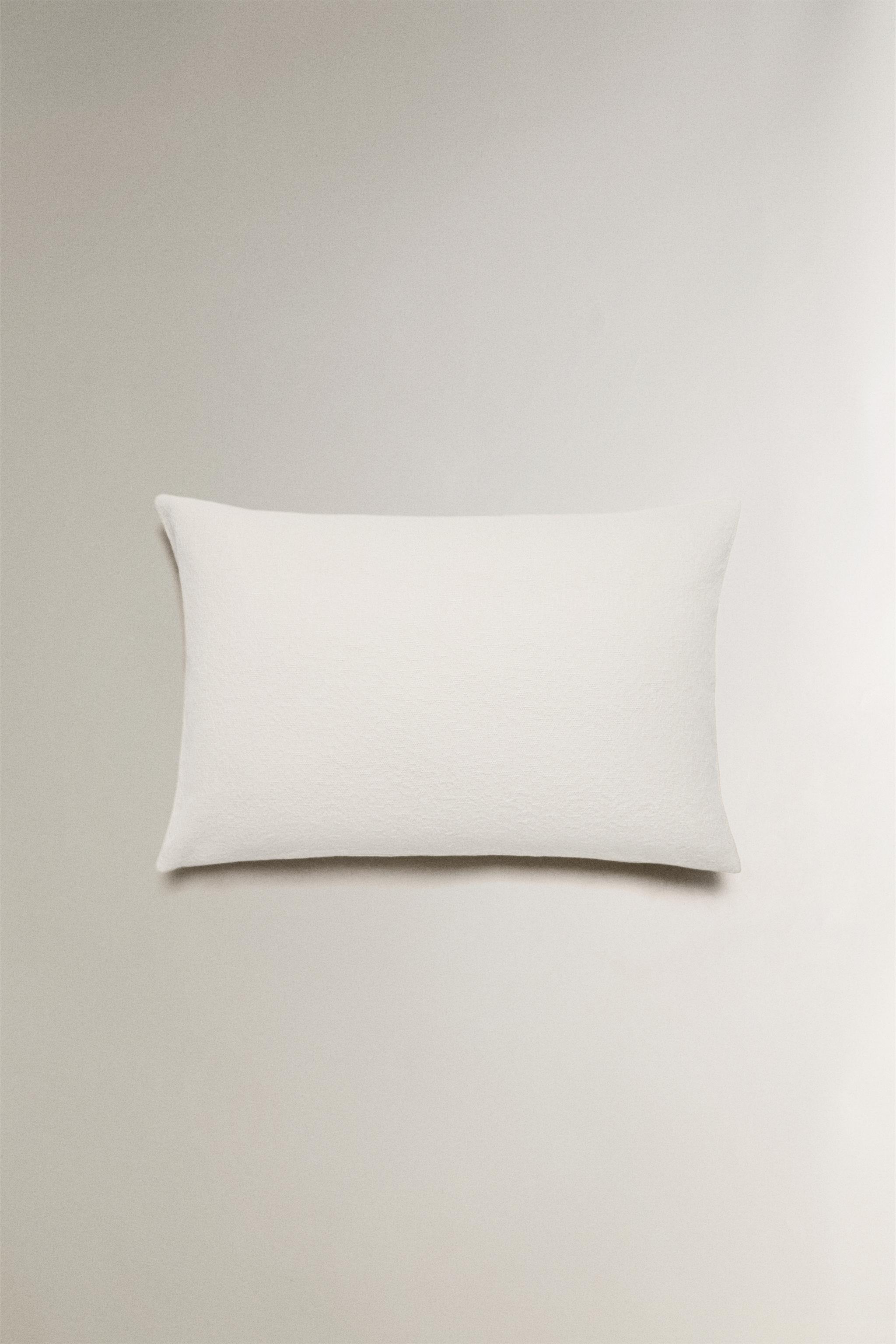 TEXTURED JACQUARD THROW PILLOW COVER