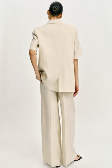 VESTE À BOUTONNAGE CROISÉ EN LIN ET MANCHES COURTES - Beige clair de Zara - Image 4