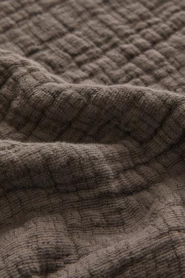 TEXTURED COTTON BLANKET - Brown by Zara
