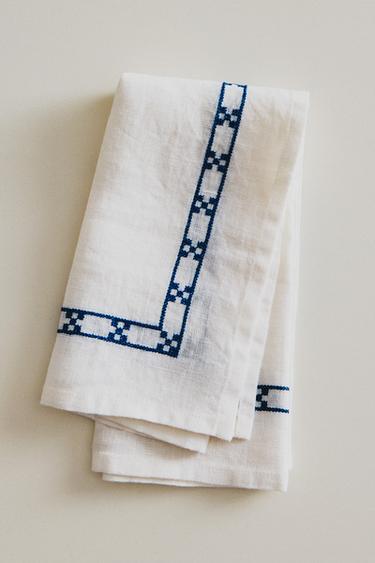 PACK OF GEOMETRIC EMBROIDERY NAPKINS (PACK OF 2) - White by Zara