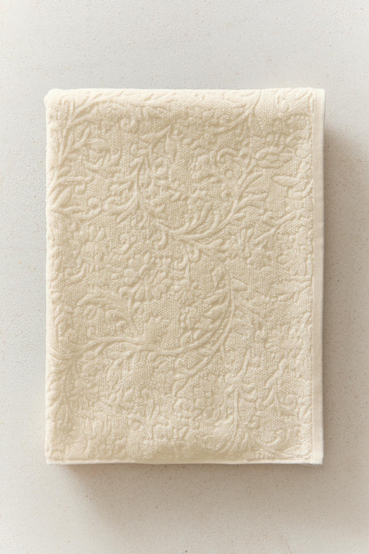 FLORAL JACQUARD BATH TOWEL — Ivory