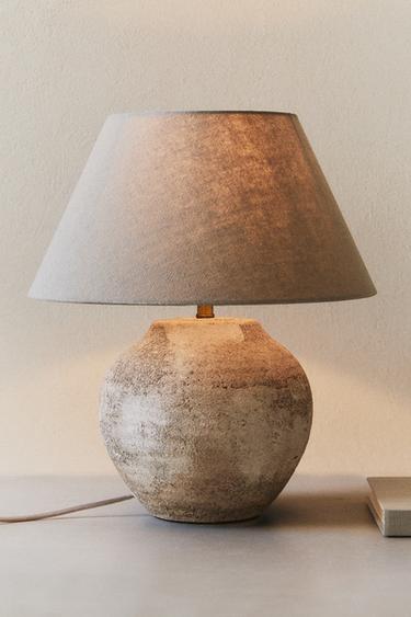 TISCHLAMPE MIT KERAMIKFUSS IM ANTIK-LOOK - Terrakotta von Zara