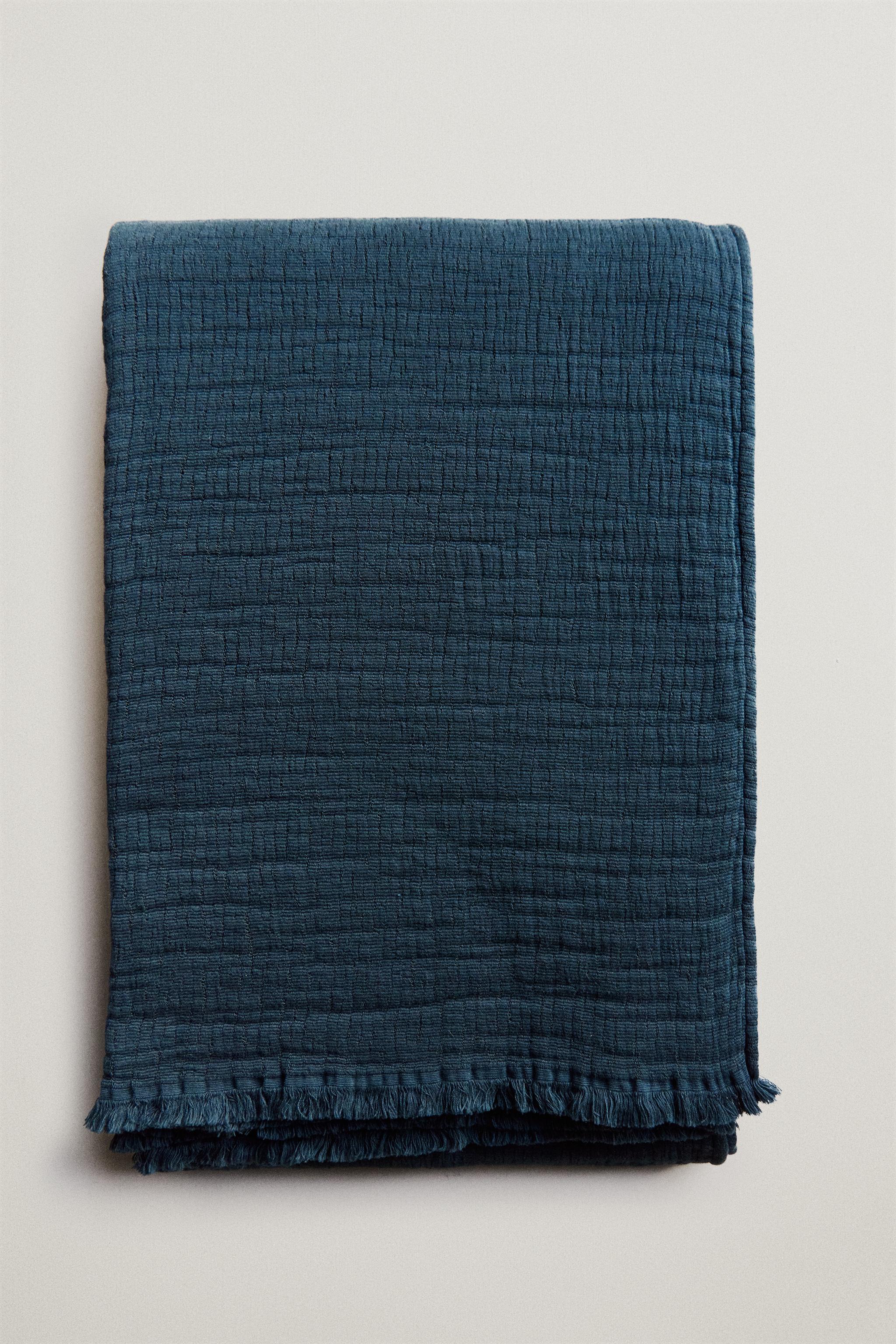 TEXTURED COTTON BLANKET