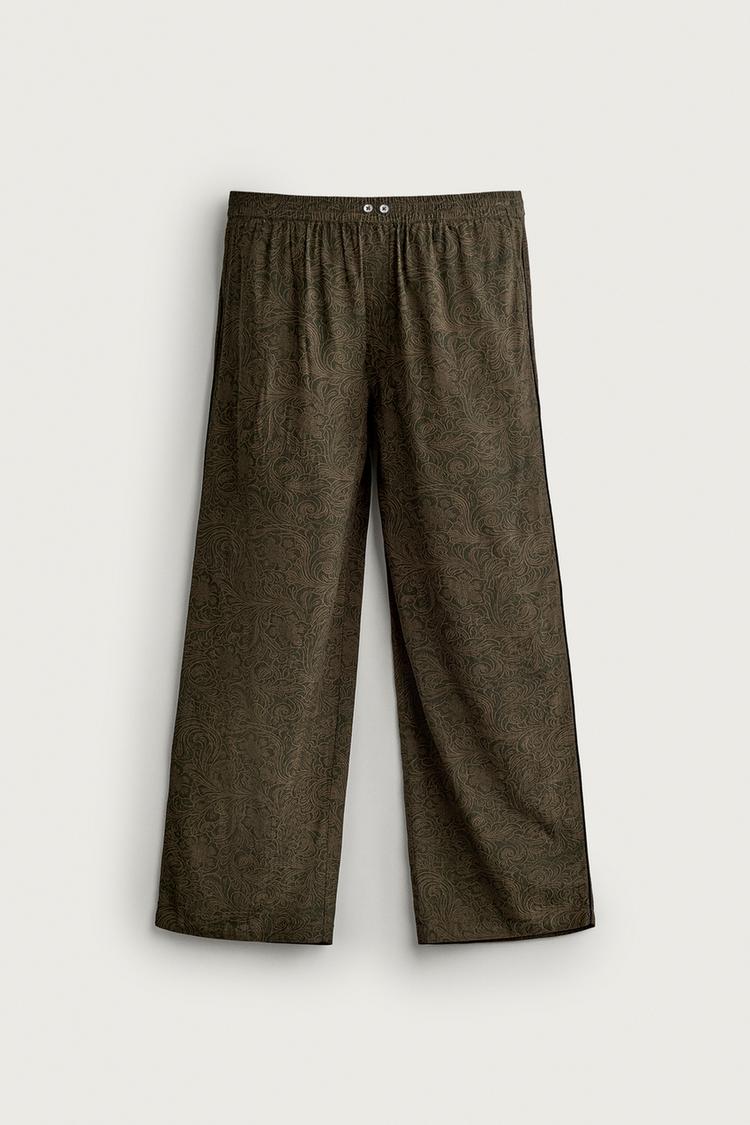 Pantalon relaxed fit fluido estampado