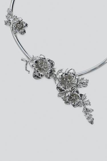 METALLIC EMBOSSED FLORAL CHOKER NECKLACE — Silver 2