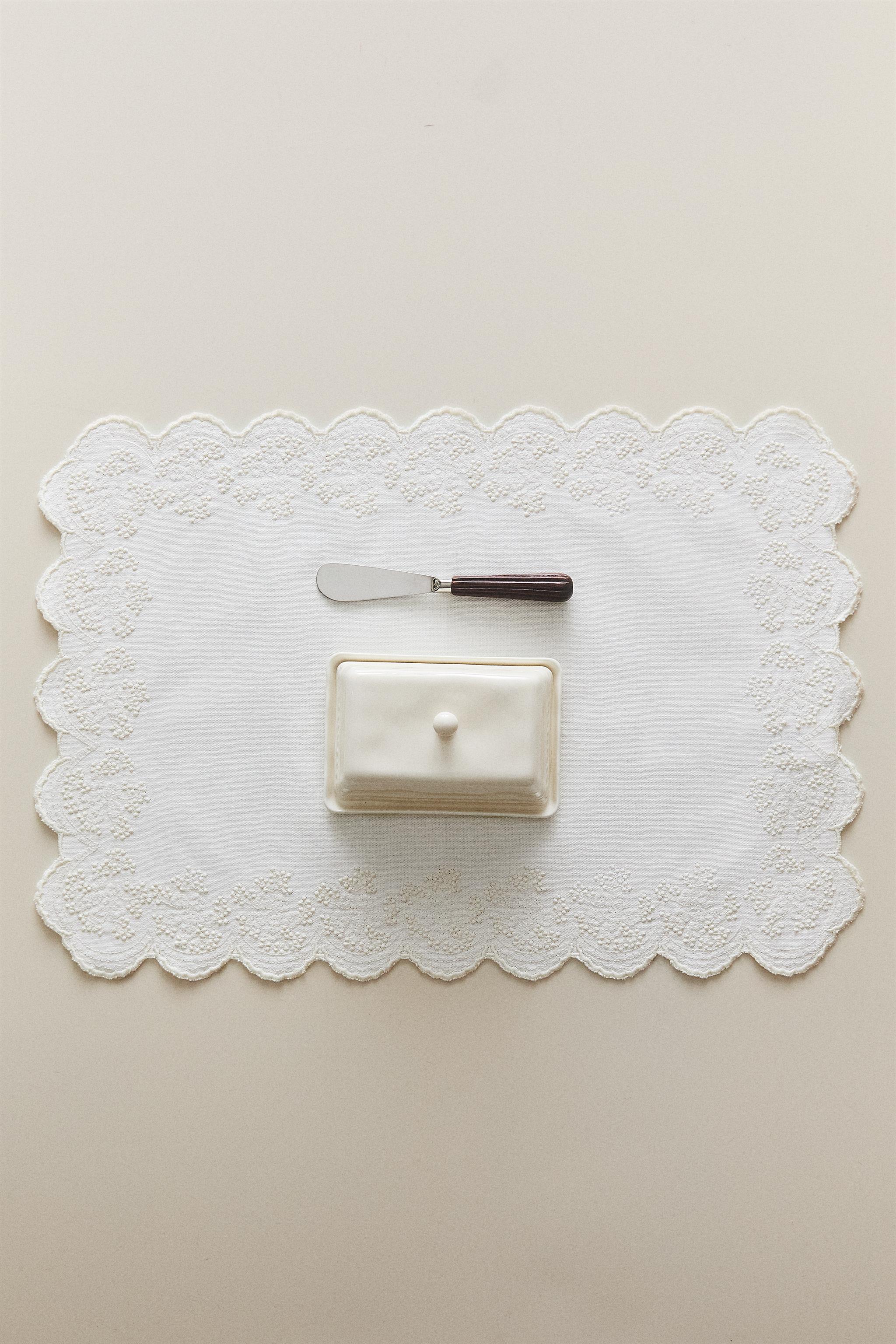 SET DE TABLE BRODÉ DENTELLE