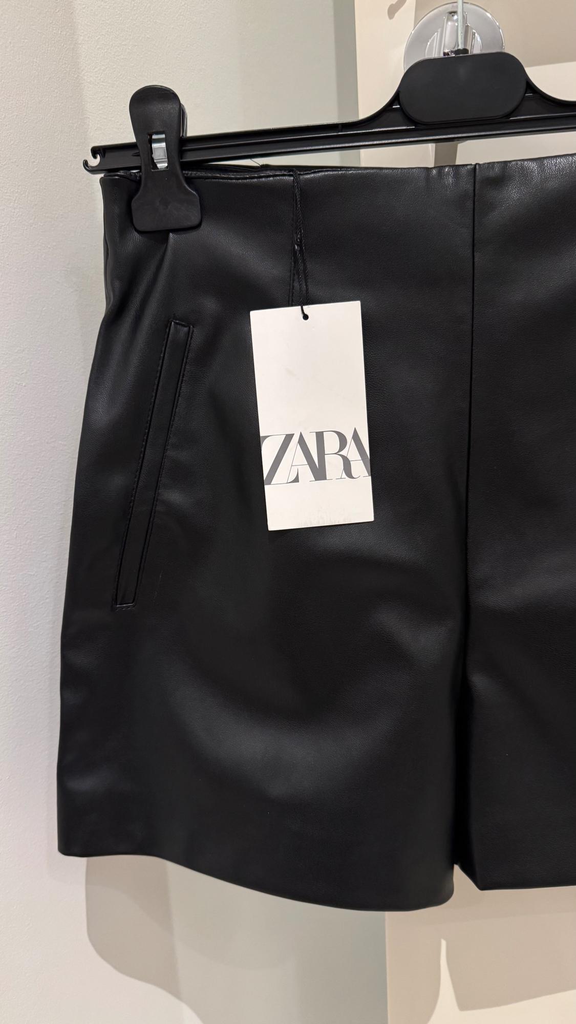 FAUX LEATHER HIGH-WAIST BERMUDA SHORTS - Image 2