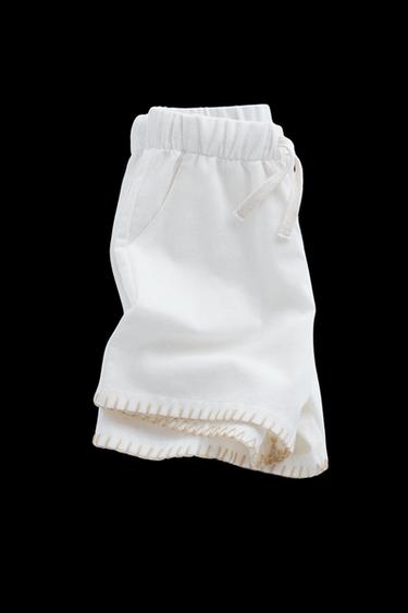 TIMELESZ - BERMUDASHORTS MIT STEPPNAHT - Cremefarben von Zara