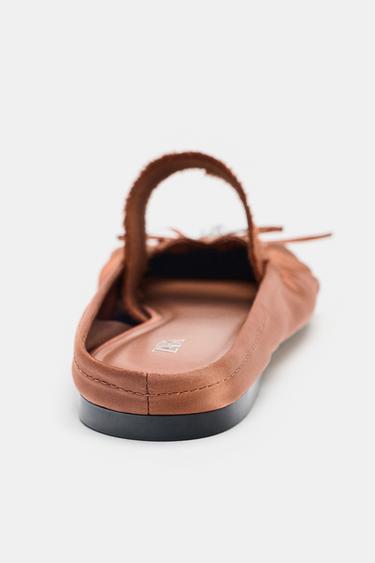 CHAUSSURES OUVERTES À L'ARRIÈRE À EFFET SATINÉ - Marron brique de Zara - Image 6