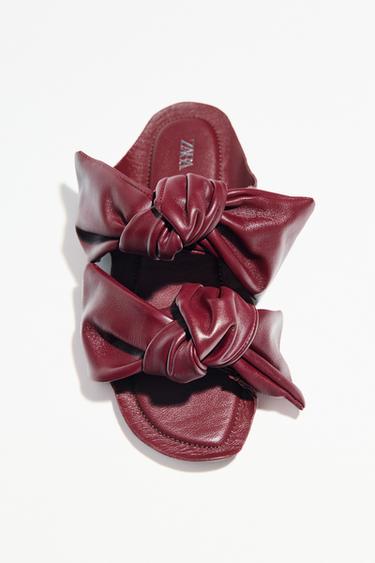 SANDALIA PIEL LAZOS - Rojo Burdeos de Zara