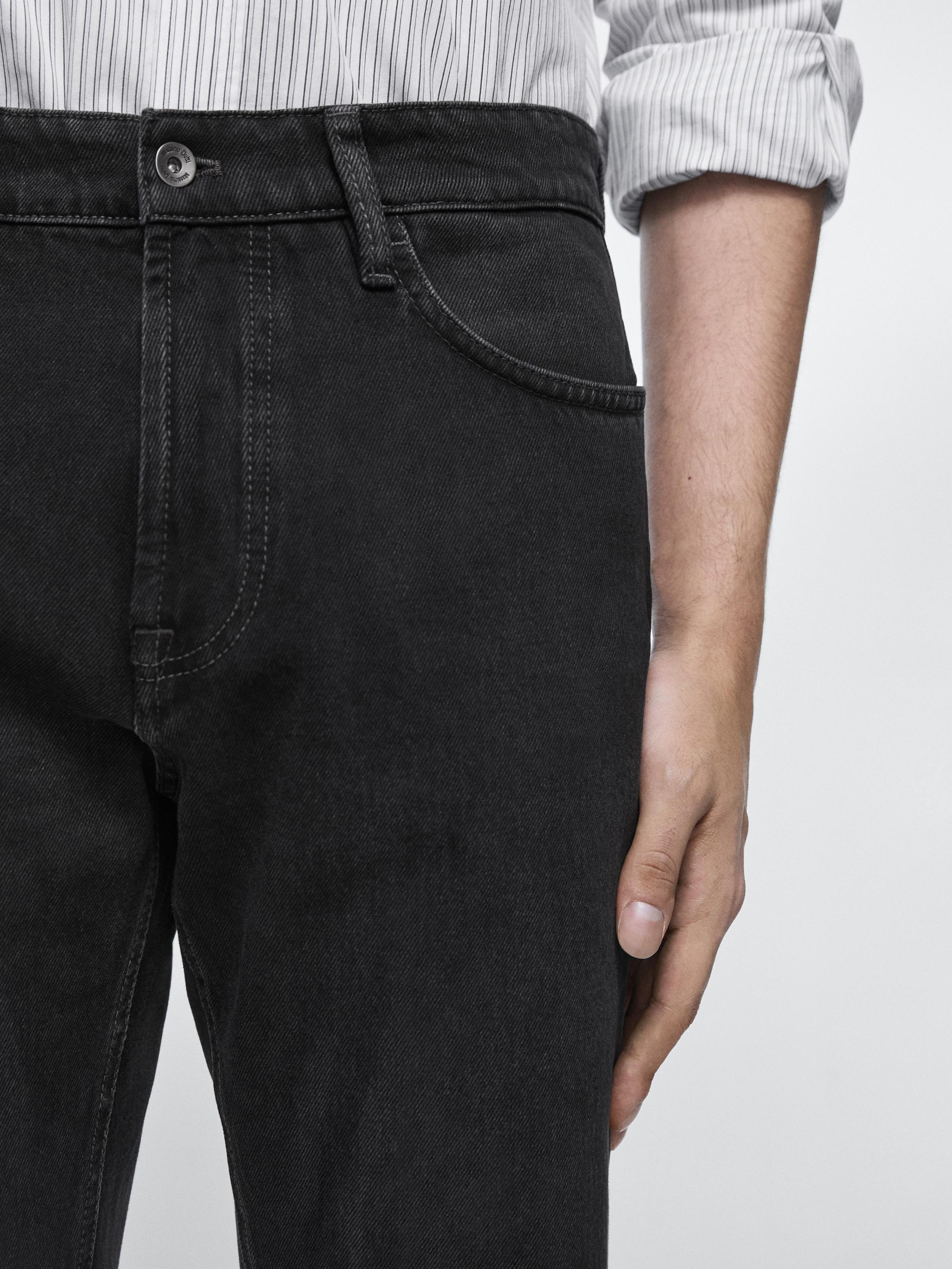 Tapered fit jeans