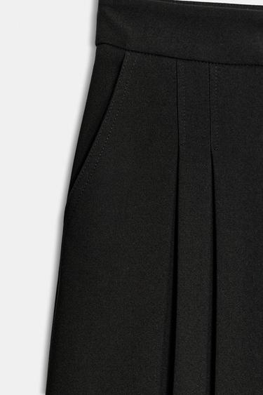 PLEATED LONG BERMUDA SHORTS - Black by Zara