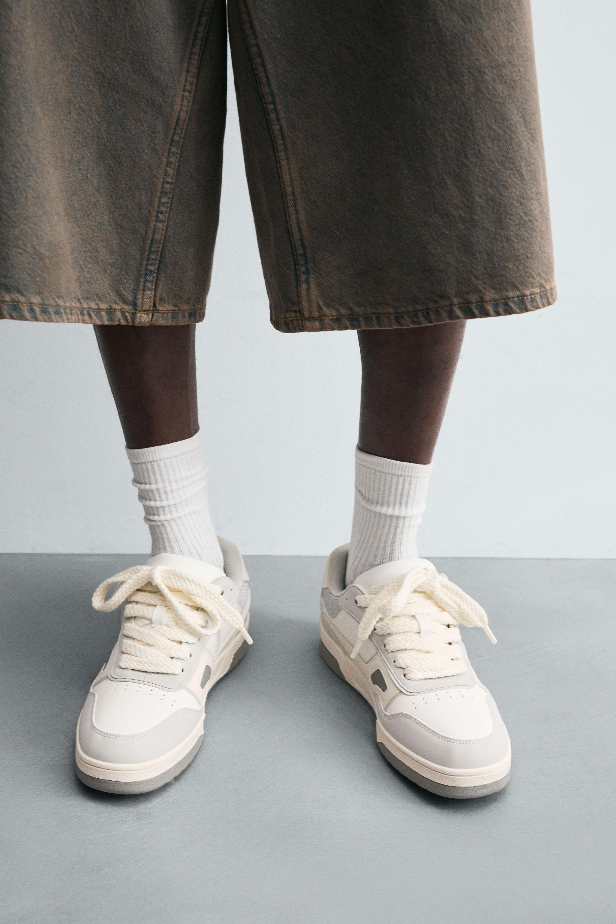 SKATE SNEAKERS