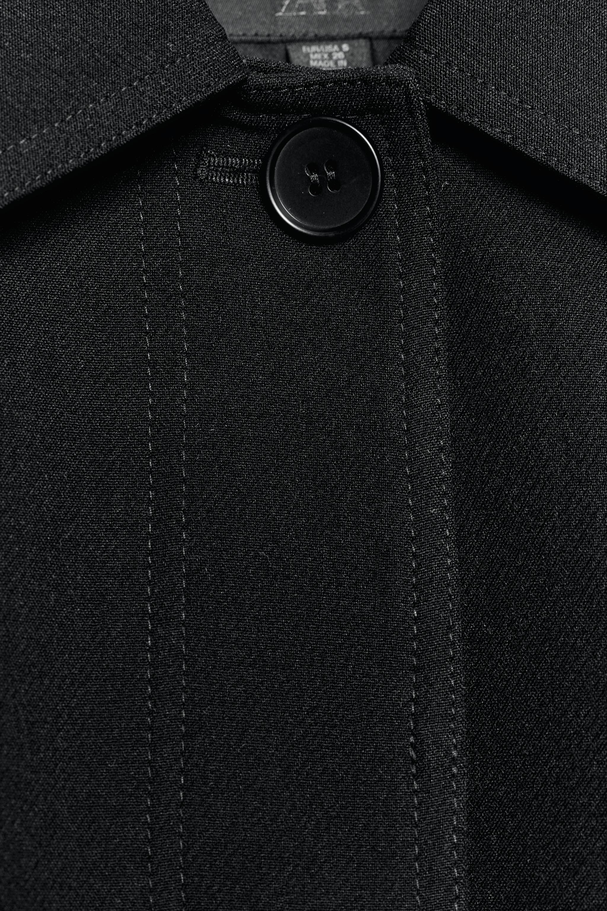 CROPPED JACKET WITH SHOULDER PADS