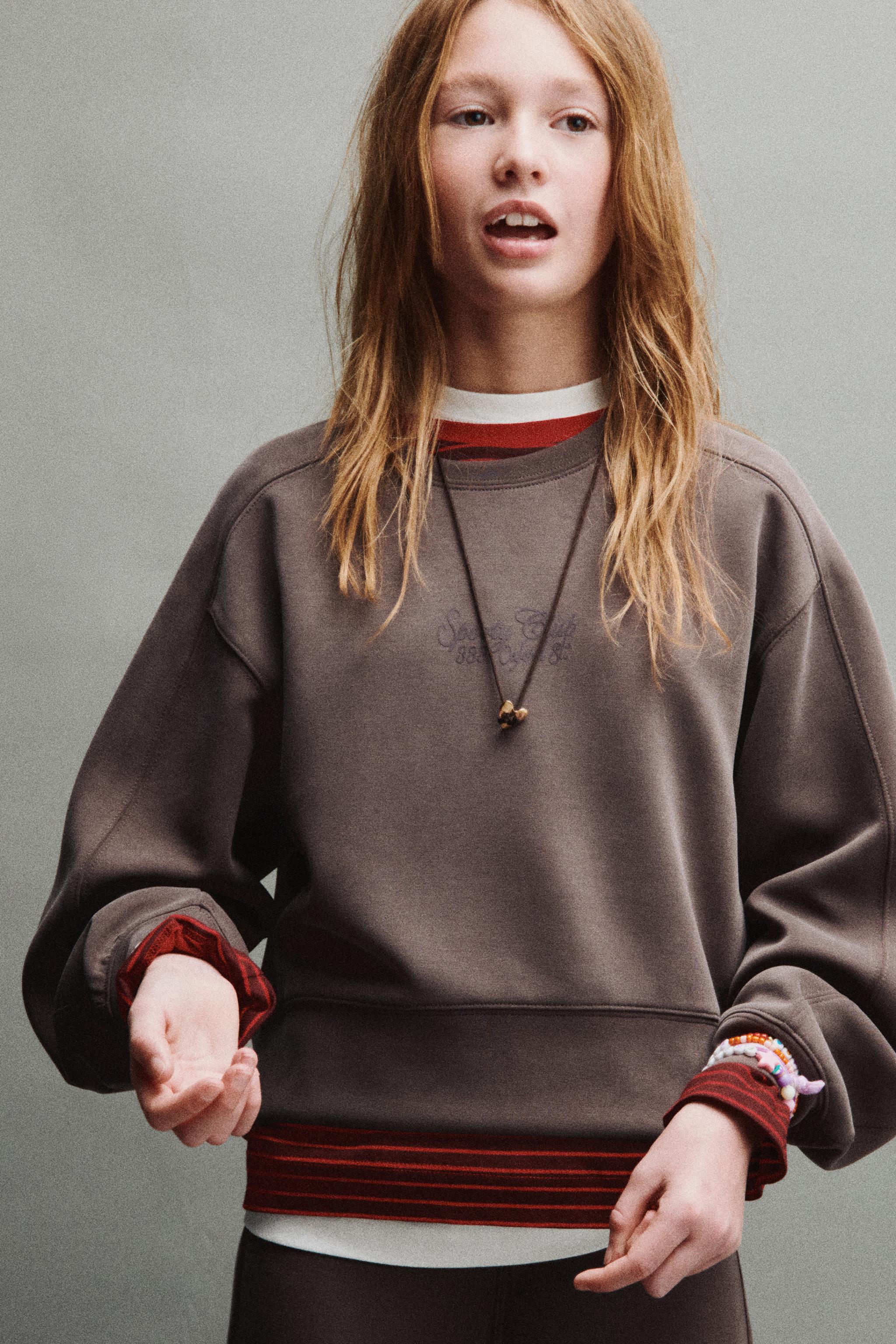 SPORTY RAISED TEXT SWEATSHIRT