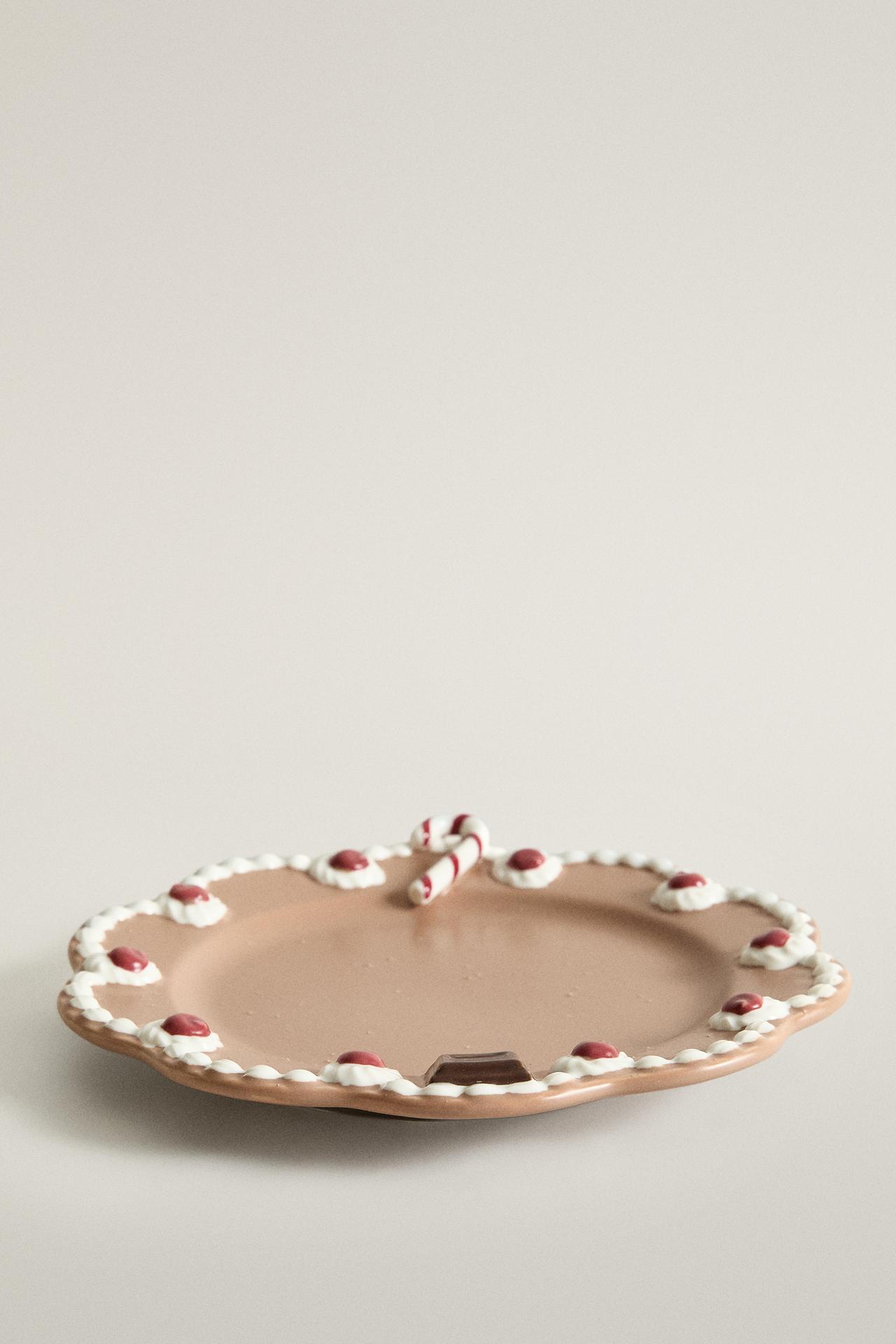 CHRISTMAS GINGERBREAD STONEWARE PLATE — Multicolored