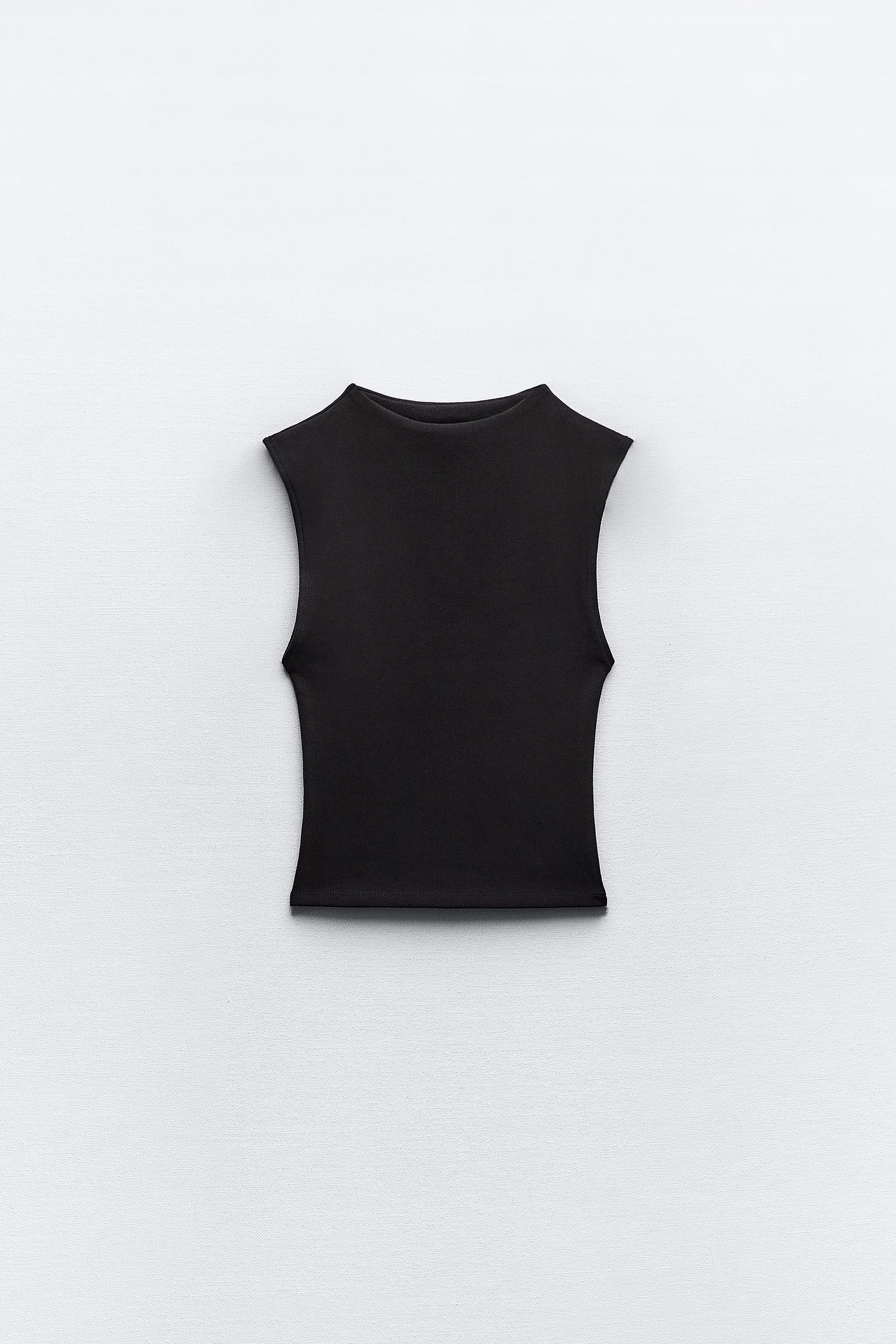 black sleeveless tee