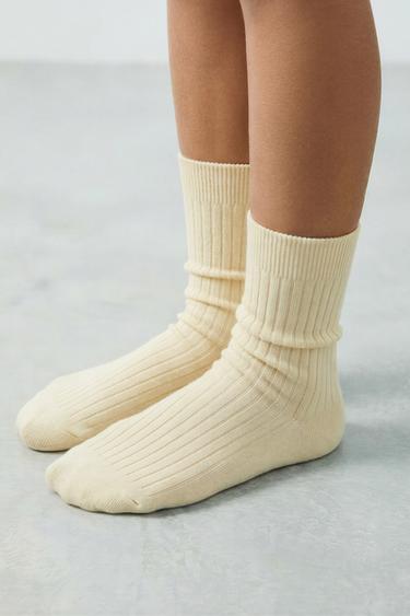 LONG RIBBED SOCKS - Butter by Zara