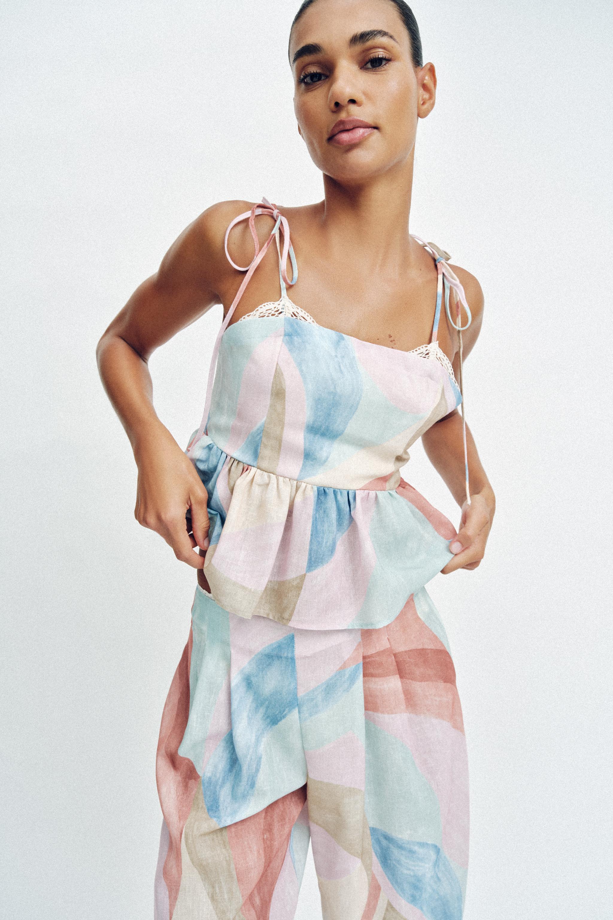 PRINTED STRAP TOP