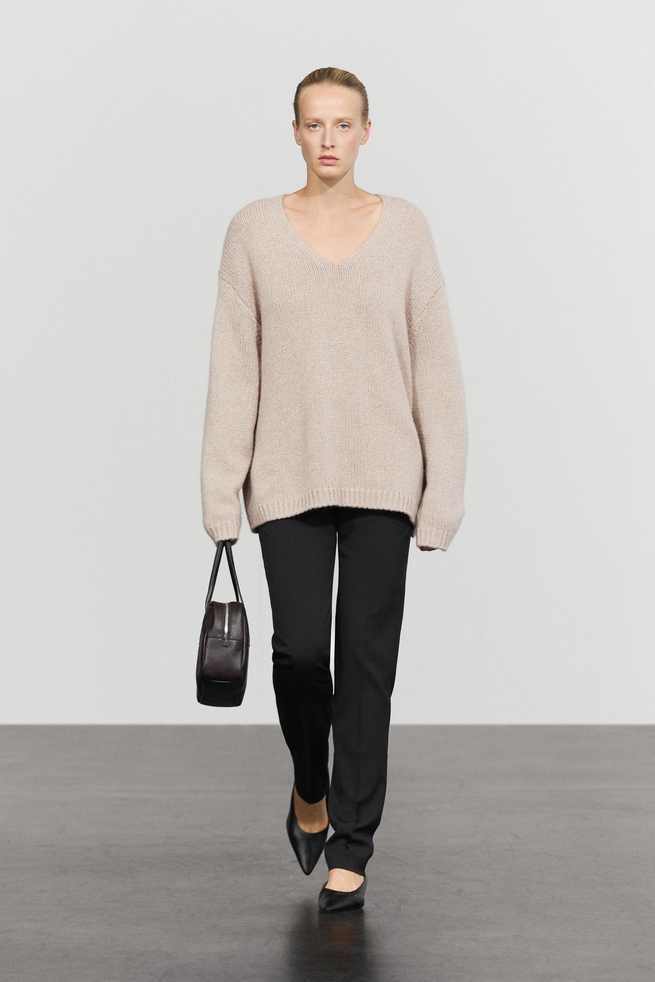 100% cashmere V-neck sweater — Mink