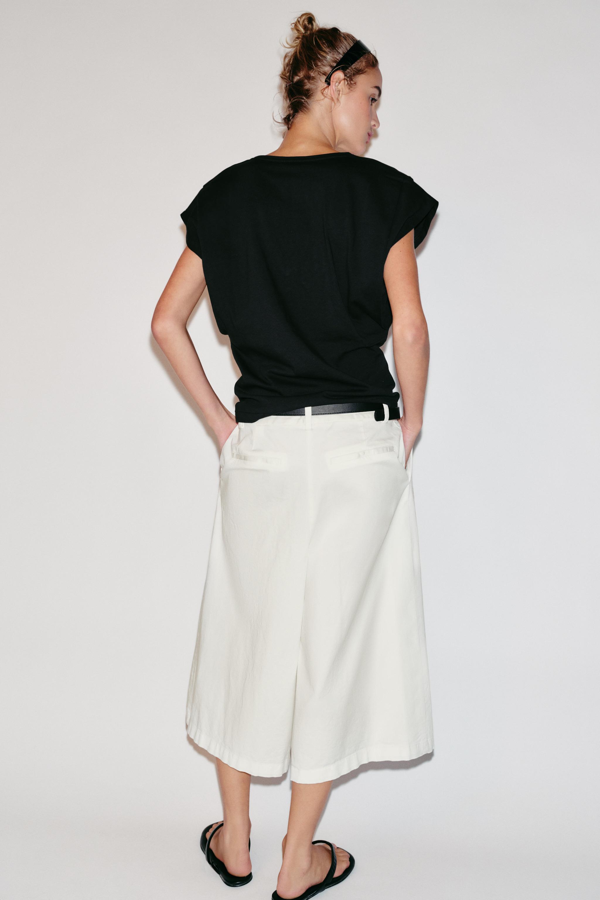 COTTON V-NECK T-SHIRT