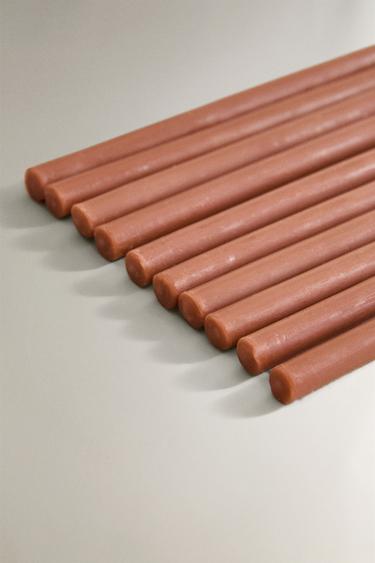 PACK OF THIN TOFFEE-COLOURED DECORATIVE CANDLES (PACK OF 10) - Toffee by Zara - Image 2