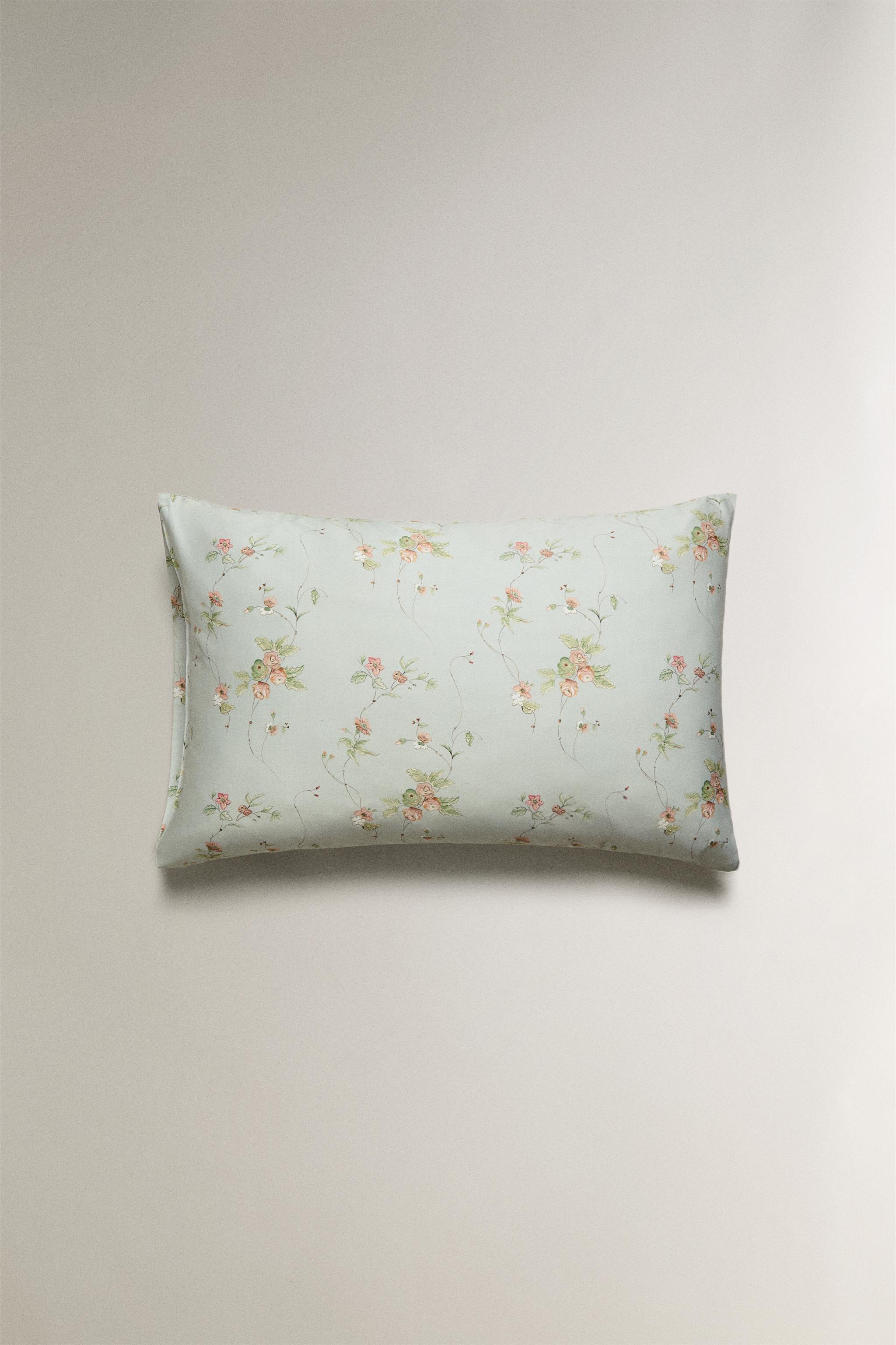 SATEEN PILLOWCASE WITH FLORAL BRANCHES (300 THREAD COUNT)